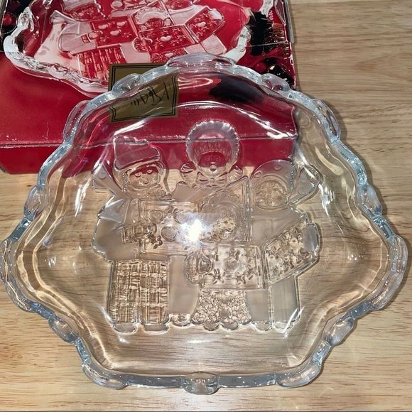 Mikasa Carolers Christmas Candy/Cookie Dish - Picture 3 of 8